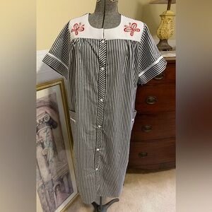 Casual Nights House Dress Duster Lounger Robe Nightgown Women’s Size Medium